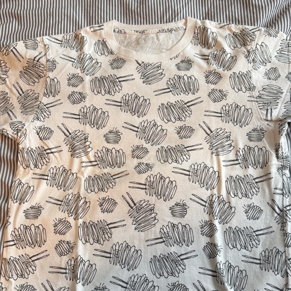 Uniqlo KAWS snoopy Kids Cream Scribble Print T-Shirt